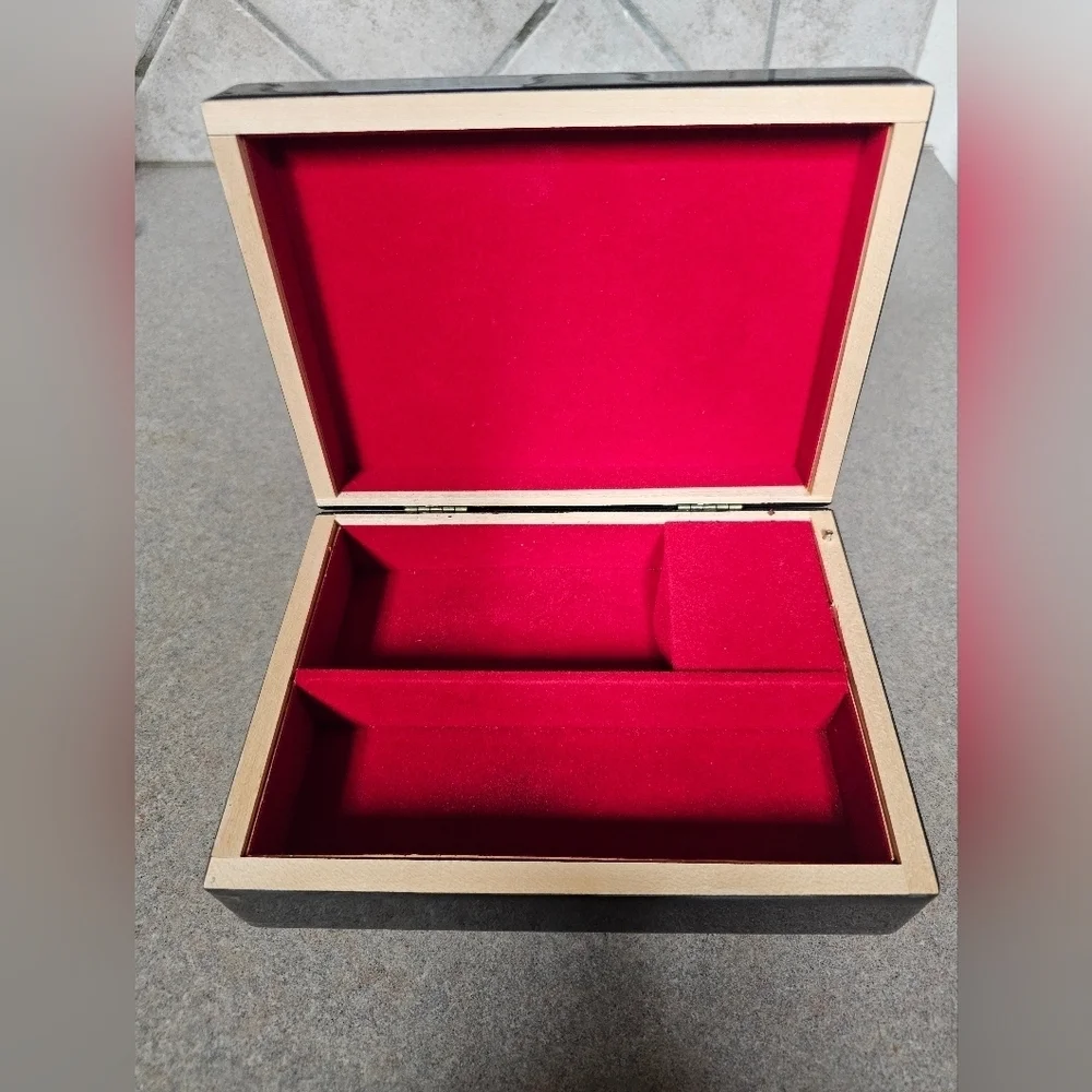 Vintage REUGE MUSIC BOX, Swiss Musical Movement  Evergreen Roses WORKS